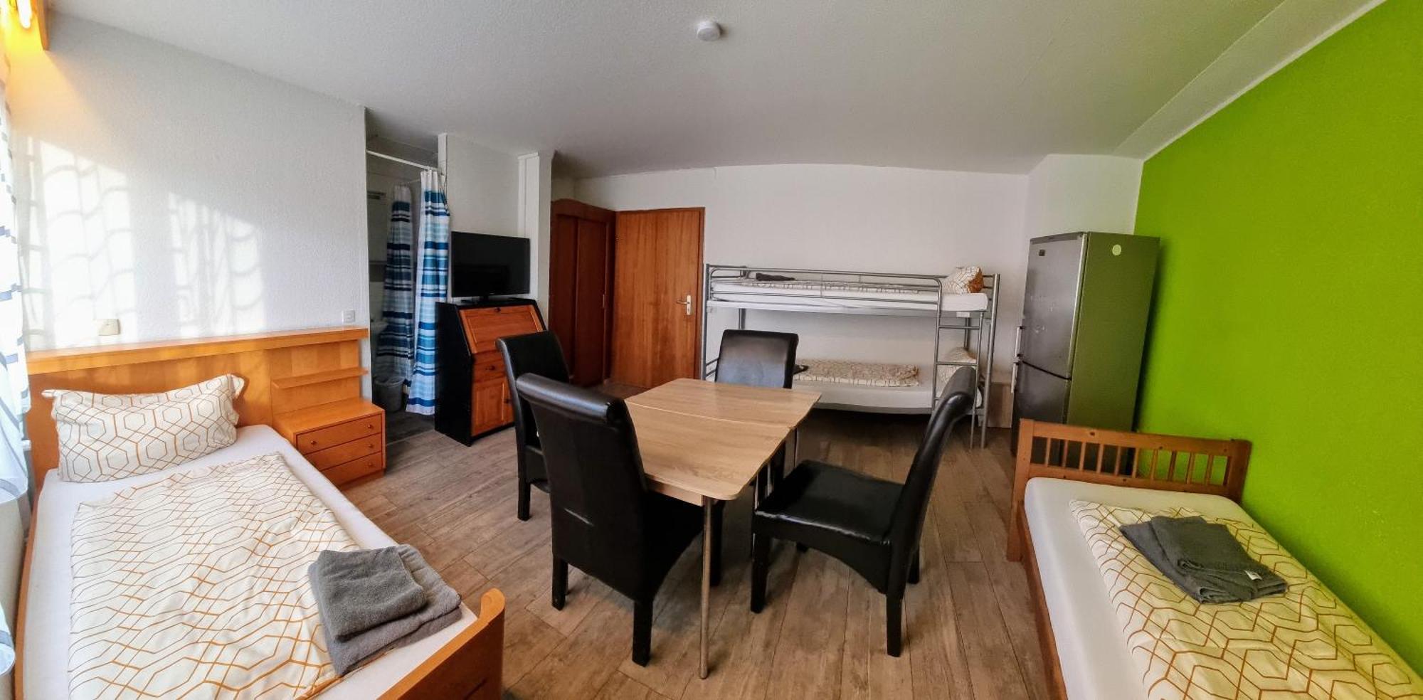 Monteurzimmer - Karlsbad Eksteriør bilde