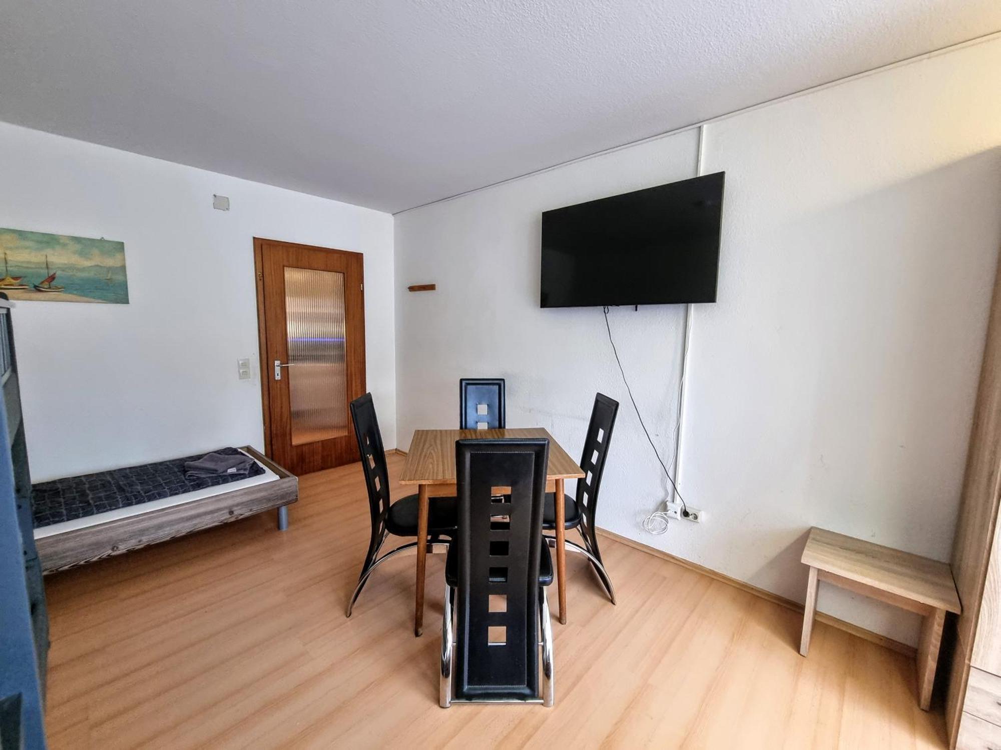 Monteurzimmer - Karlsbad Eksteriør bilde