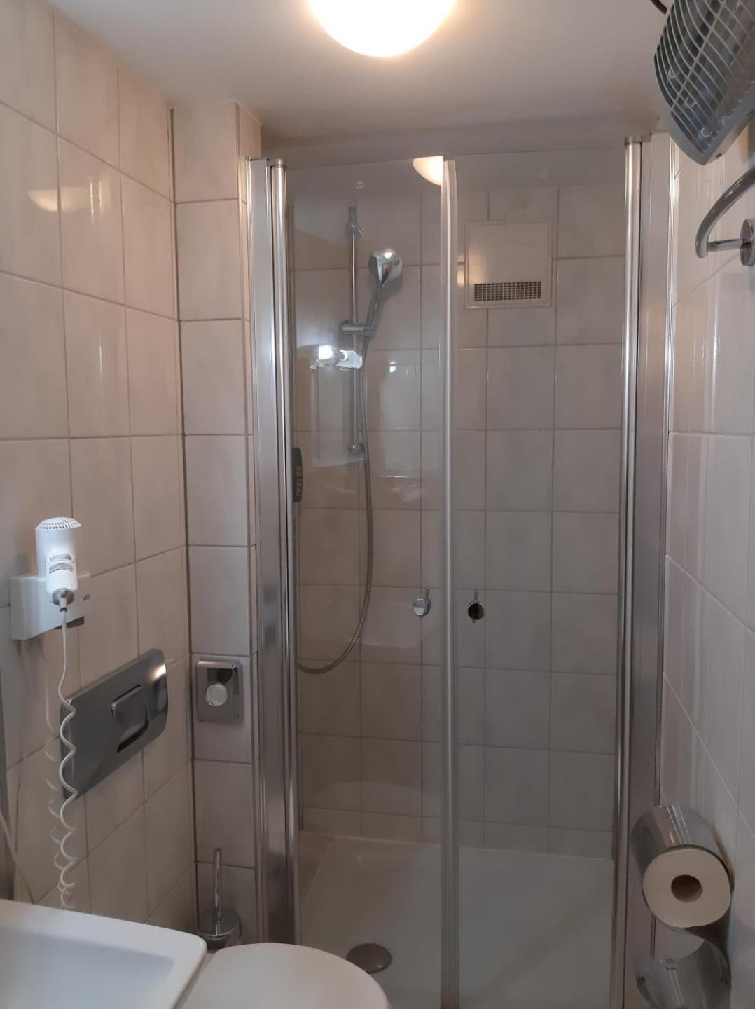 Monteurzimmer - Karlsbad Eksteriør bilde